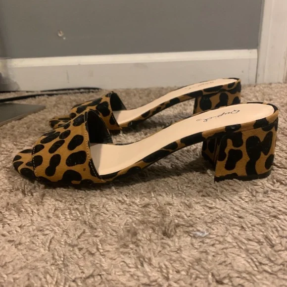 Leopard print mules - Picture 2 of 3